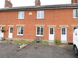 Terraced house to rent in Mission Road, Diss IP22