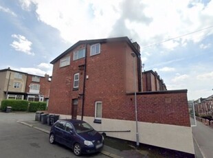 Terraced house to rent in Raven Road, Hyde Park, Leeds LS6