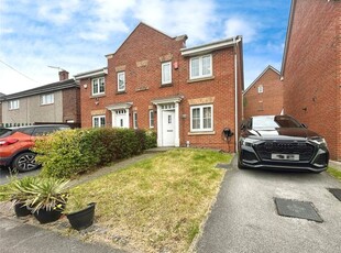 Terraced house to rent in St. Helens Avenue, Barnsley, South Yorkshire S71