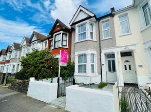 Terraced house to rent in The Grove, Southend On Sea SS2