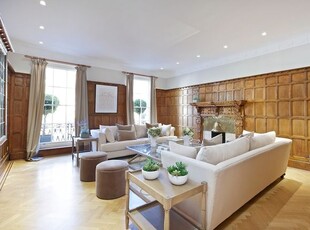 Town house to rent in Wilton Place, London SW1X