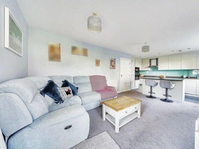 2 Bedroom Flat For Sale In High Wycombe, Buckinghamshire
