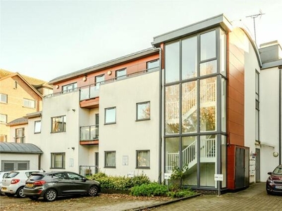 1 Bedroom Apartment For Sale In Hampton Wick, Kingston Upon Thames