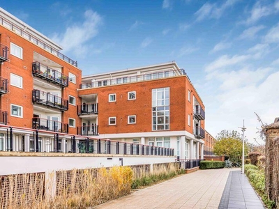 2 bedroom apartment for sale in Arethusa House, Gunwharf Quays, PO1