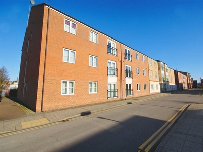2 bedroom apartment for sale in Riverside Drive, Anchor Quay, Lincoln, LN5