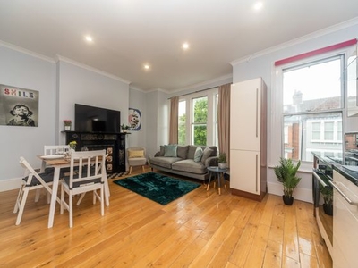 2 bedroom apartment to rent London, SW4 6ER