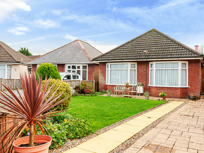 2 bedroom detached bungalow for sale in Bitterne, Southampton, SO18