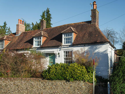 3 Bedroom Cottage For Sale In Petersfield