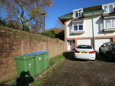 3 bedroom town house for sale in Thornhill, Southampton, SO19