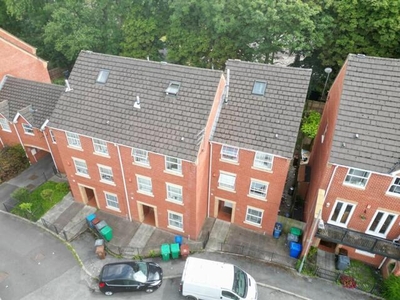 6 Bedroom Town House For Sale In Manchester