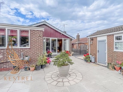 Bungalow for sale in Palmers Avenue, South Elmsall, Pontefract WF9