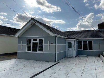 Bungalow to rent in Hawkesbury Road, Canvey Island SS8