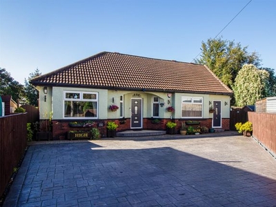 Detached bungalow for sale in Heaton Avenue, Earlsheaton, Dewsbury WF12
