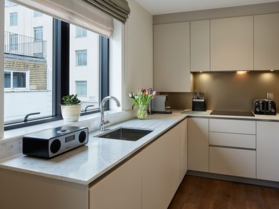Flat to rent in Cheval Place, London SW7