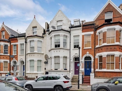 Flat to rent in Cotleigh Road, London NW6