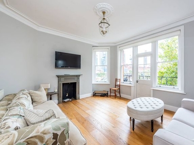 Flat to rent in Cremorne Road, Chelsea, London SW10