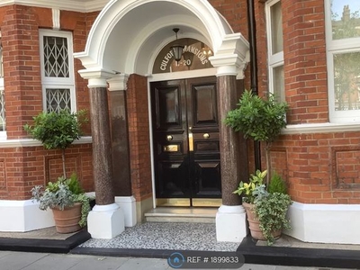 Flat to rent in Culford Mansions, London SW3