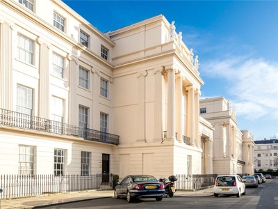 Flat to rent in Cumberland Terrace, London NW1