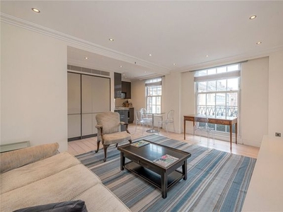 Flat to rent in Curzonfield House, Curzon Street, Mayfair W1J