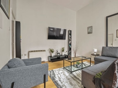 Flat to rent in Flat 17 132 Westbourne Terrace, London W2