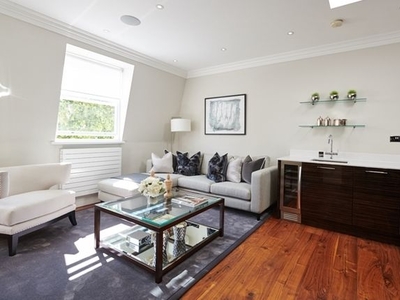 Flat to rent in Garden House, Kensington Garden Square, Bayswater W2