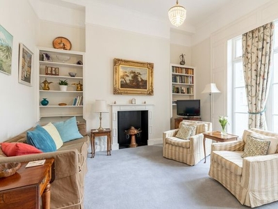 Flat to rent in Gloucester Street, Pimlico SW1V