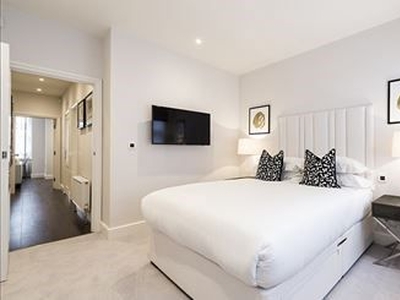 Flat to rent in Hamlet Gardens, Chiswick, London W6