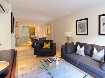 Flat to rent in Imperial House, Young Street, Kensington W8