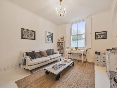Flat to rent in Lupus Street, Mayfair, London SW1V