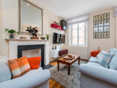 Flat to rent in Maddox Street, Mayfair W1S