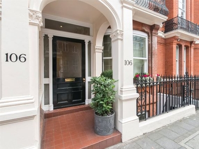 Flat to rent in Park Street, Mayfair, London W1K