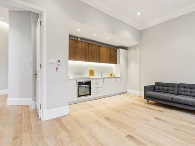 Flat to rent in Sloane Gardens, Chelsea, London SW1W