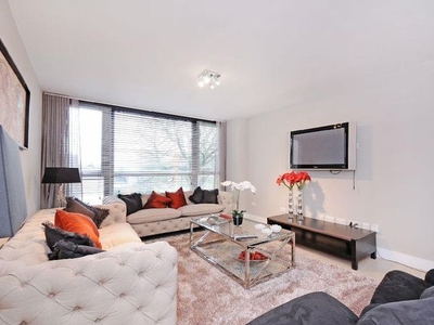 Flat to rent in St. Johns Wood Road, St Johns Wood NW8