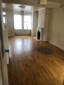 Terraced house to rent in Arthur Street, Grays RM17
