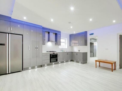 3 Bedroom Ground Floor Flat For Rent In Greenford