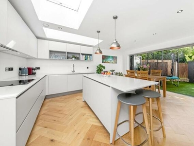 3 Bedroom House For Sale In East Dulwich, London