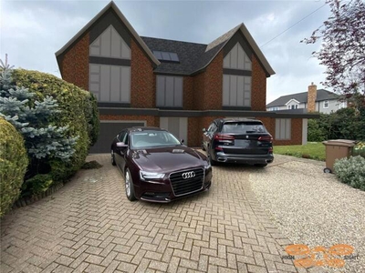 Detached House For Sale In Chelmsford
