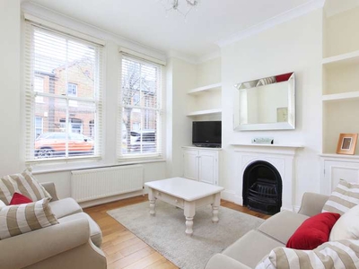 Property for Sale in Ground Floor Flat, Tennyson Street, Battersea, London, Sw8