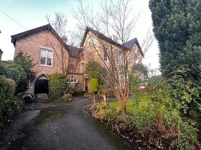4 Bedroom House Altrincham Greater Manchester
