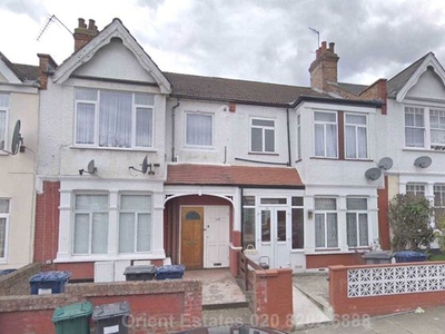 4 bedroom terraced house for sale London, NW4 3EX