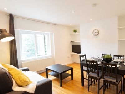 Whole 2 bedrooms apartment in Camden , London