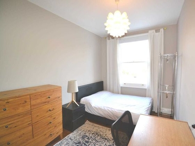 1 bedroom house share to rent London, W13 0LD