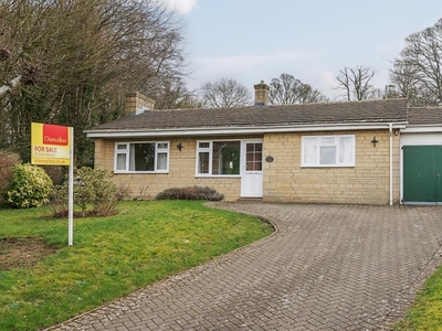 2 Bed Bungalow For Sale in Chipping Norton, Oxfordshire, OX7 - 5334952