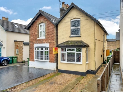 3 Bed House For Sale in Ashford, Surrey, TW15 - 5322924