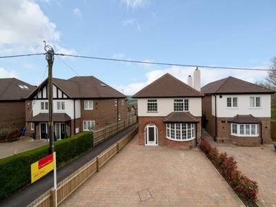 3 Bed House For Sale in Chesham, Buckinghamshire, HP5 - 4945784