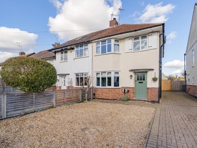 3 Bed House For Sale in Marlow, Buckinghamshire, SL7 - 4907971