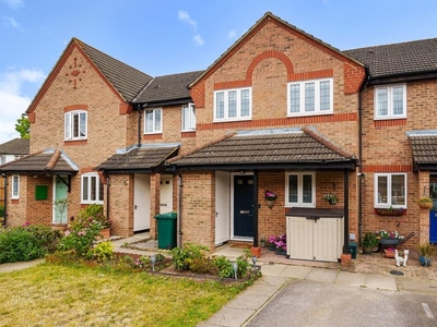3 Bed House For Sale in Sunbury-On-Thames, Surrey, TW16 - 5059382