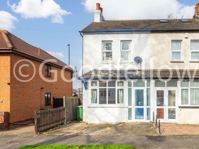 3 bedroom semi-detached house to rent Stoneleigh, SM1 2JY