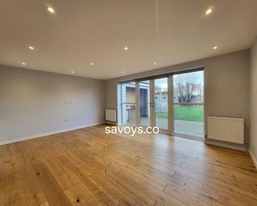 3 bedroom terraced house to rent London, N9 7EH