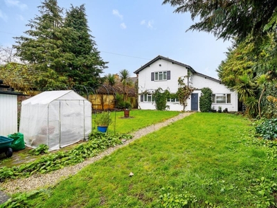 4 Bed House For Sale in Wraysbury, Surrey, TW19 - 5265586